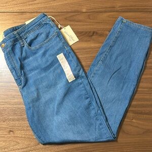 Universal Thread high-rise skinny jean fitted hip and thigh size 18